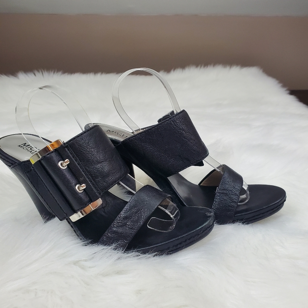 Michael Kors Size 8 Black Leather Buckle Heeled Sandals